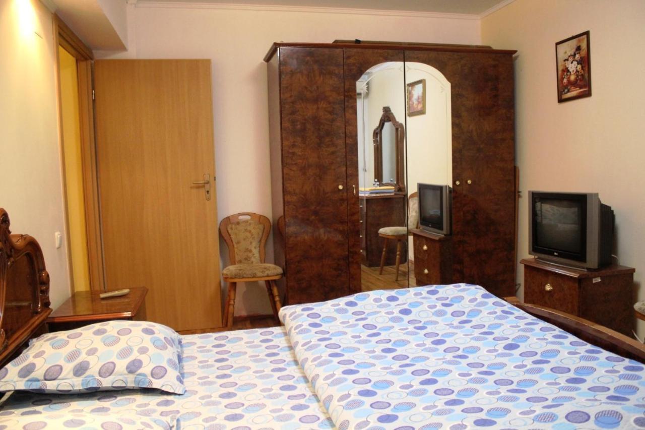 Vitan Modern Apartment, Sleeps 4 Bucarest Esterno foto