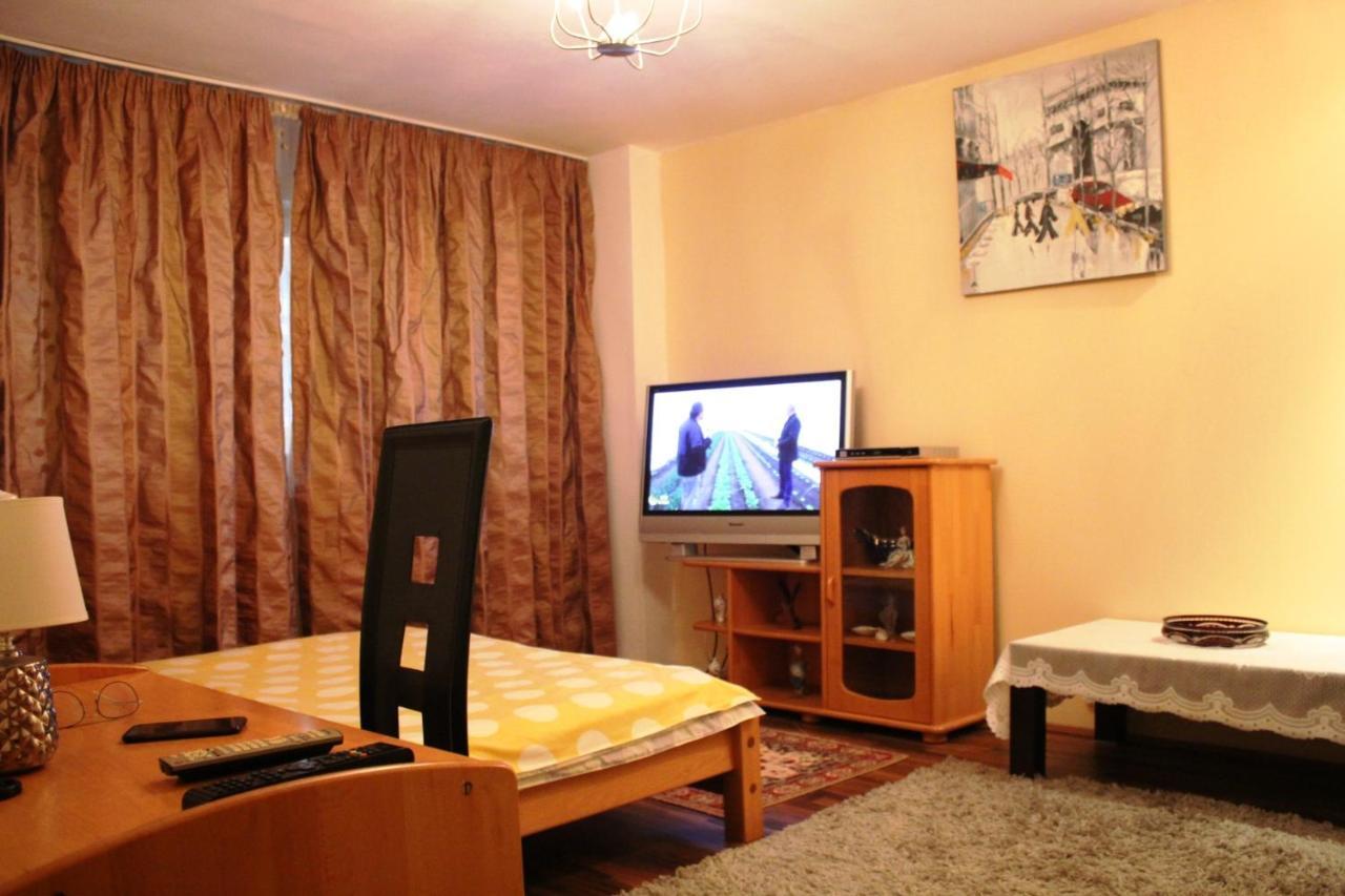 Vitan Modern Apartment, Sleeps 4 Bucarest Esterno foto
